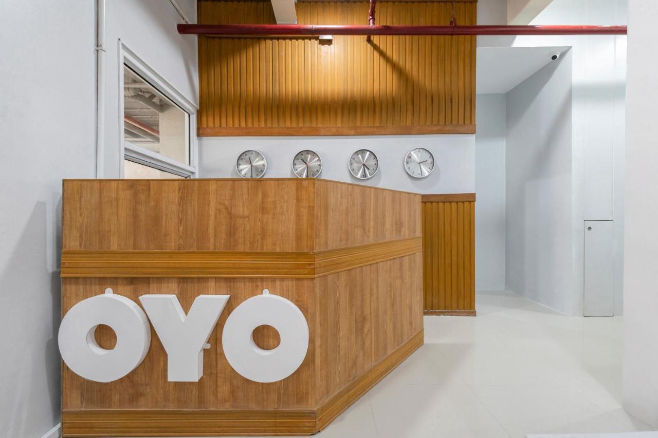 Super Oyo 515 Finnex Hotel Мандалуйонг Экстерьер фото